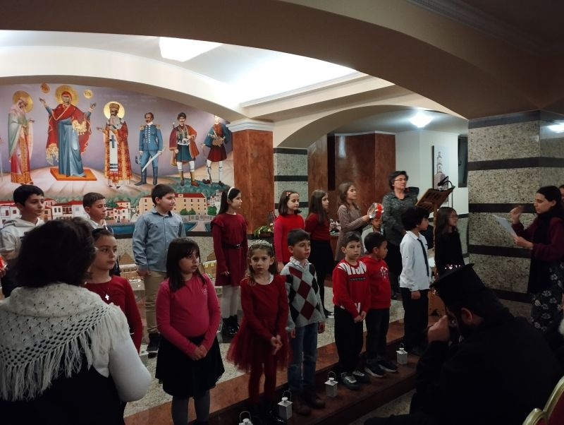 Χριστουγεννιάτικη γιορτή των Νεανικών Συντροφιών της Ιεράς Μητροπόλεως Δράμας